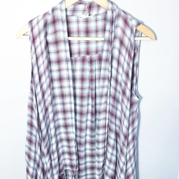 Love plaid rayon sleeveless fringe top - Picture 1 of 8